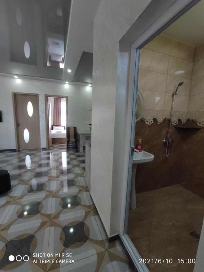 Kochalidze Family Apartment Batumi Bagian luar foto