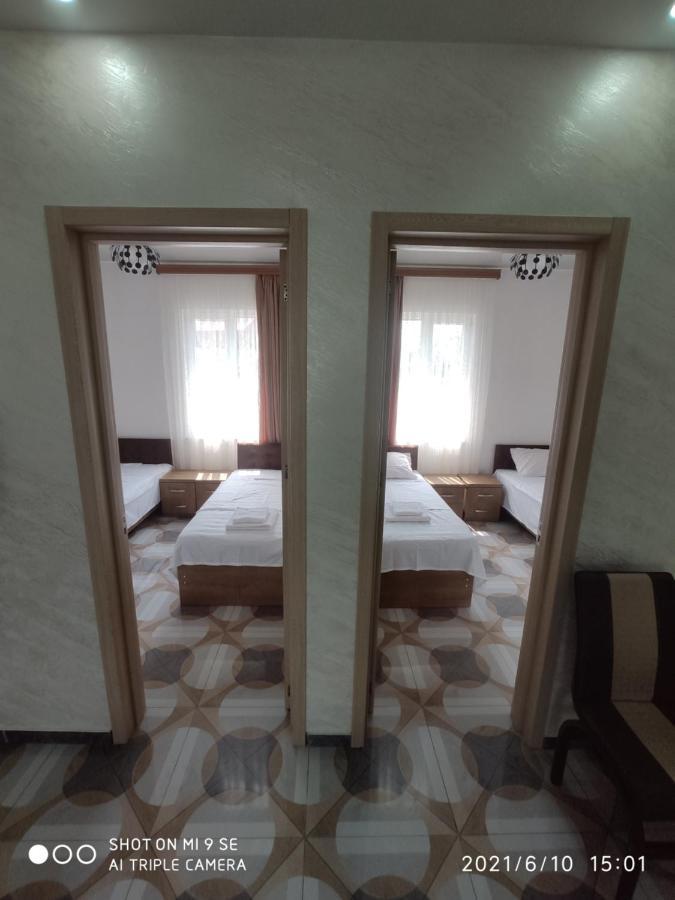 Kochalidze Family Apartment Batumi Bagian luar foto