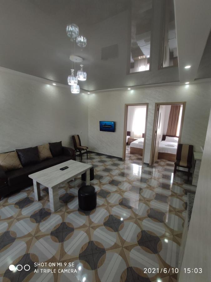 Kochalidze Family Apartment Batumi Bagian luar foto