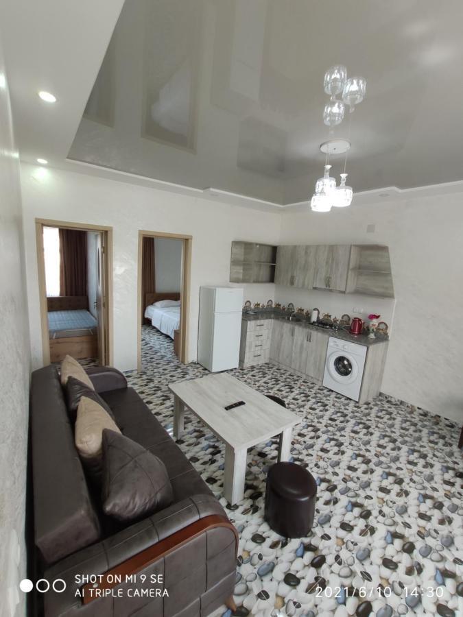 Kochalidze Family Apartment Batumi Bagian luar foto