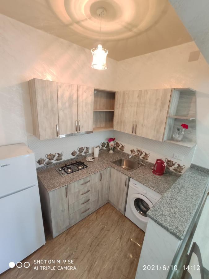 Kochalidze Family Apartment Batumi Bagian luar foto