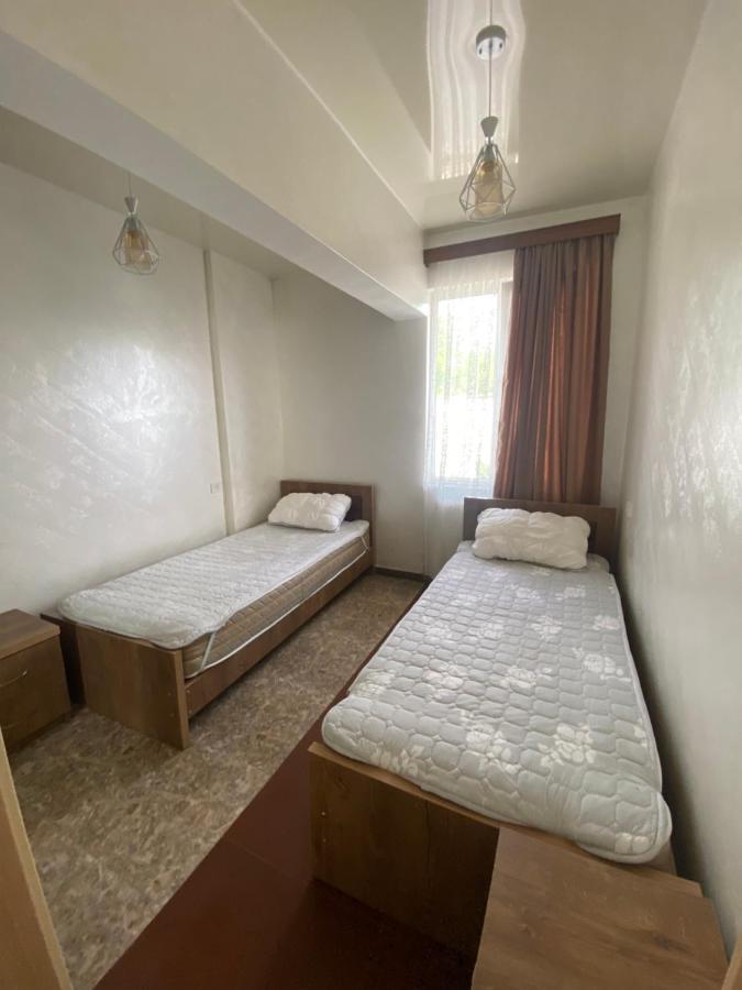 Kochalidze Family Apartment Batumi Bagian luar foto