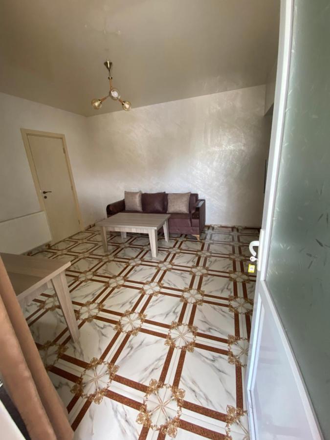 Kochalidze Family Apartment Batumi Bagian luar foto