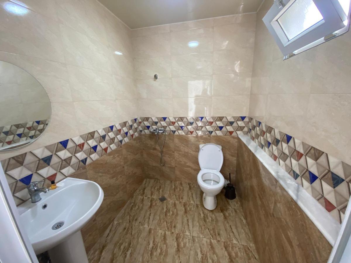 Kochalidze Family Apartment Batumi Bagian luar foto
