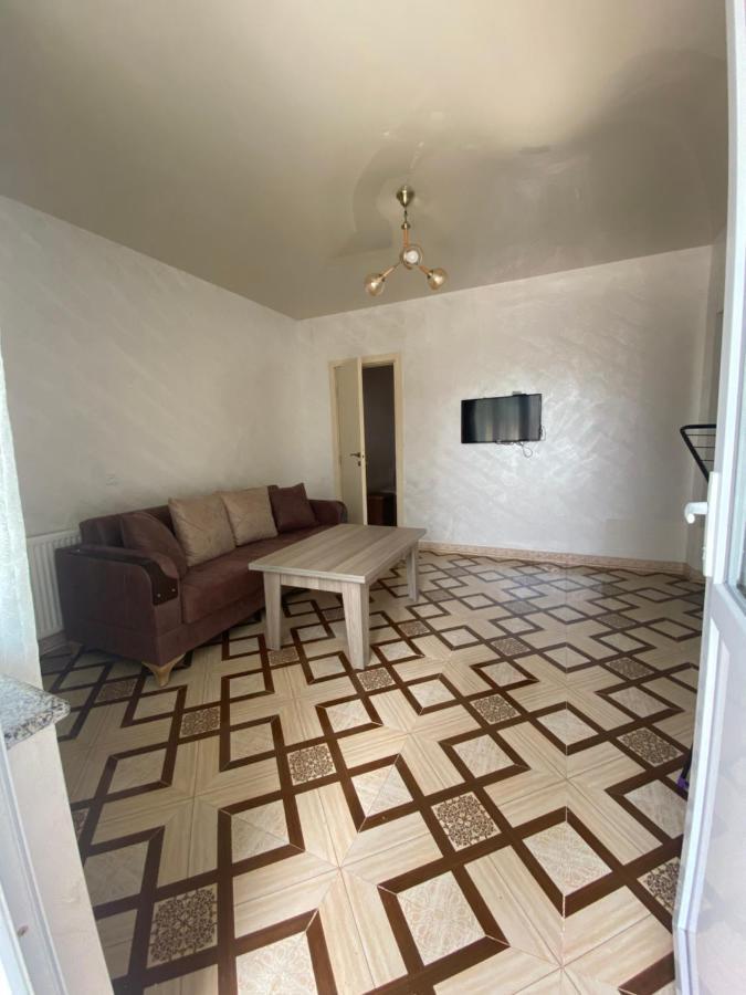 Kochalidze Family Apartment Batumi Bagian luar foto