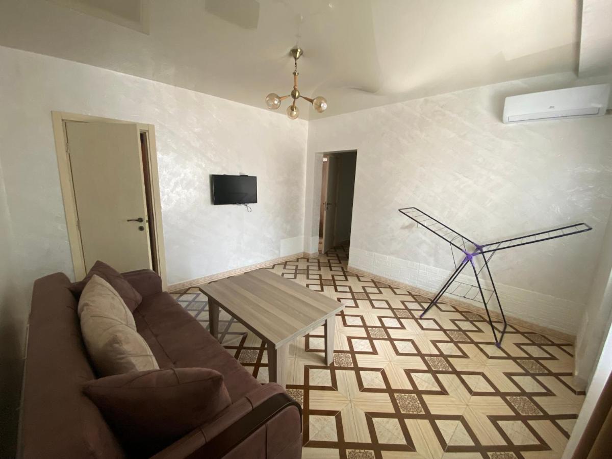 Kochalidze Family Apartment Batumi Bagian luar foto
