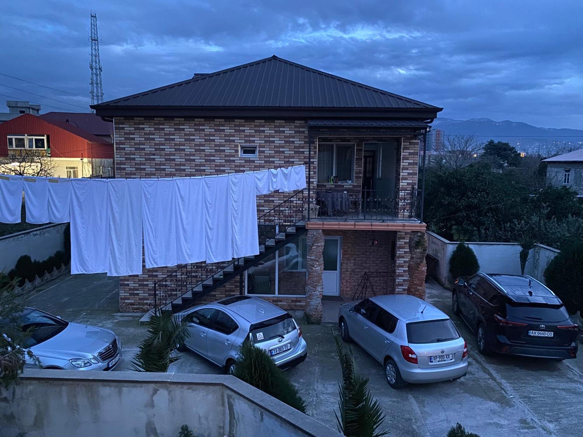 Kochalidze Family Apartment Batumi Bagian luar foto
